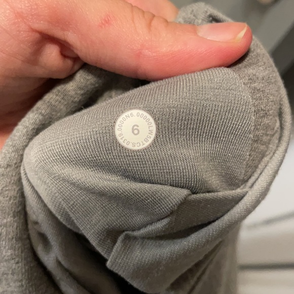 Lululemon - Picture 5 of 5